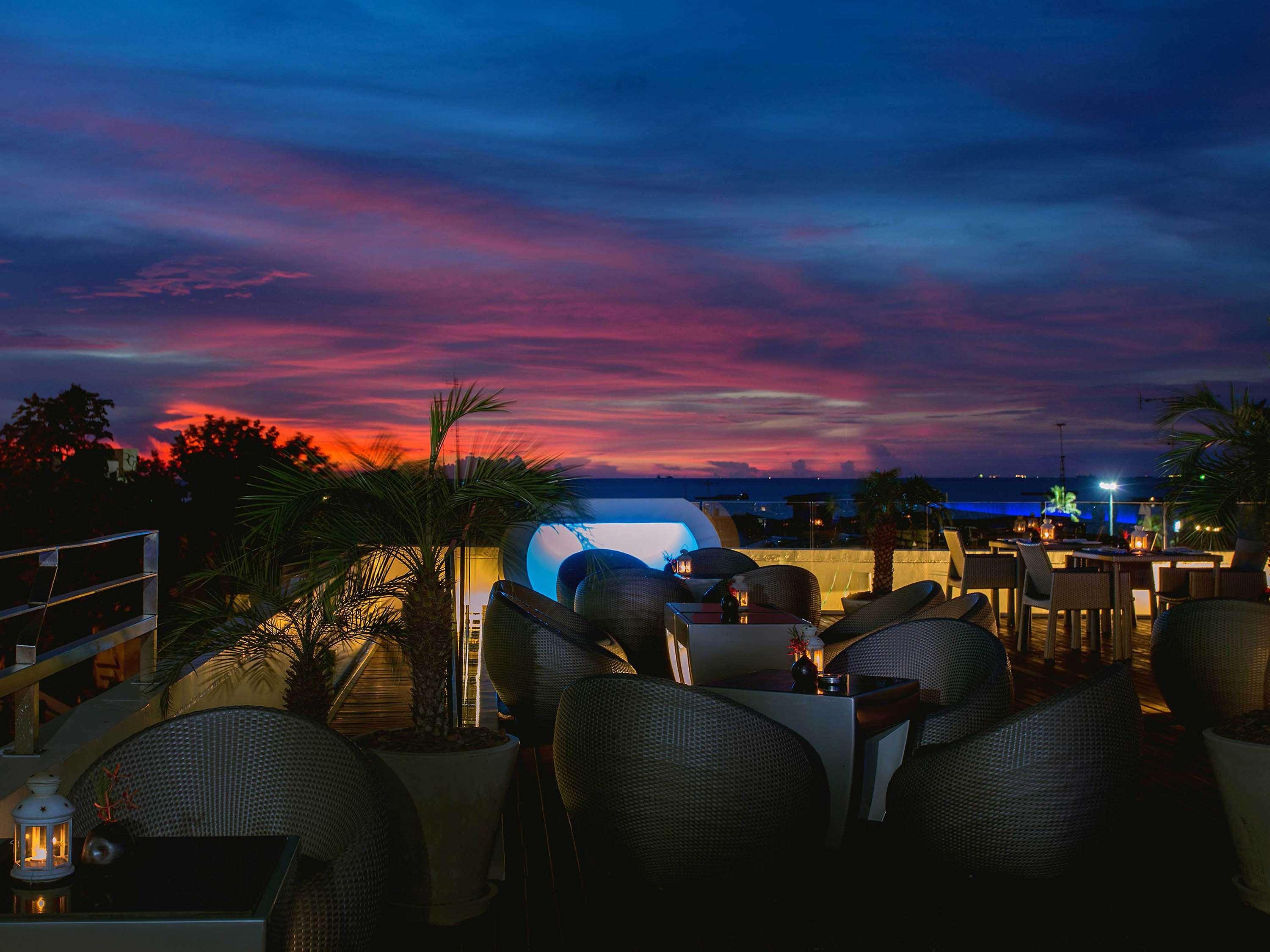 Hotel Baraquda Heeton Pattaya By Compass Hospitality Exterior foto