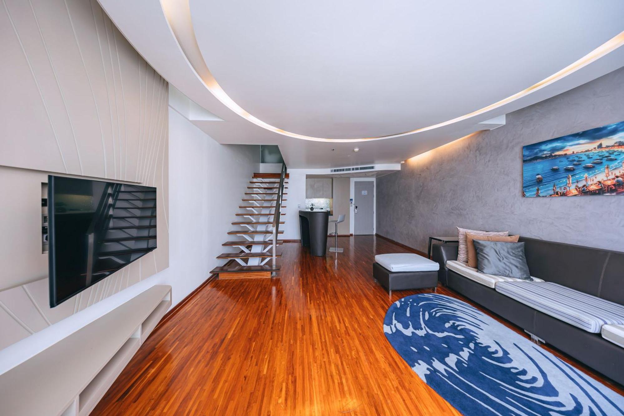 Hotel Baraquda Heeton Pattaya By Compass Hospitality Exterior foto