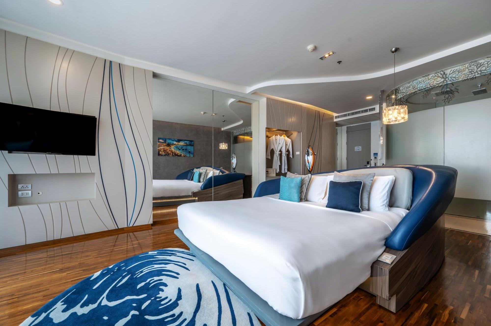 Hotel Baraquda Heeton Pattaya By Compass Hospitality Exterior foto