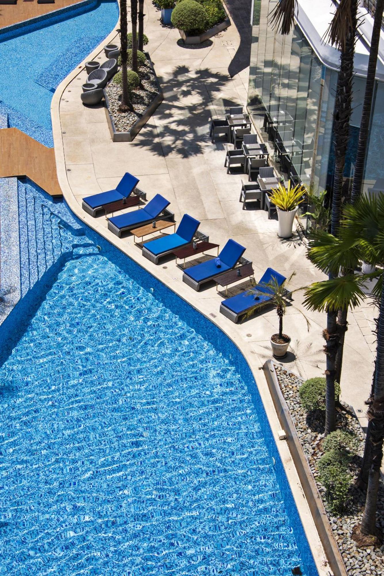 Hotel Baraquda Heeton Pattaya By Compass Hospitality Exterior foto