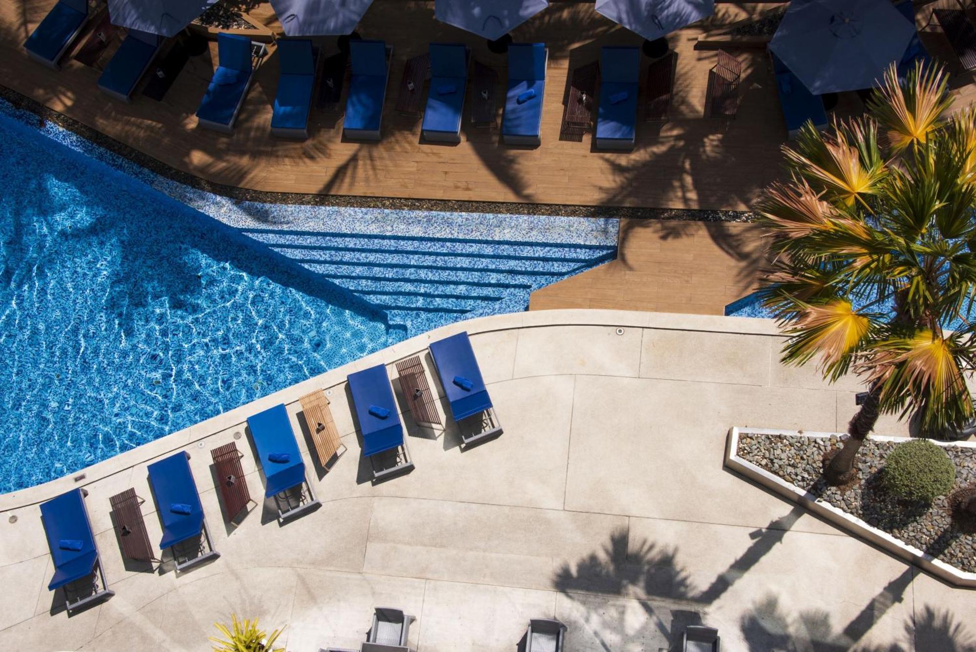 Hotel Baraquda Heeton Pattaya By Compass Hospitality Exterior foto