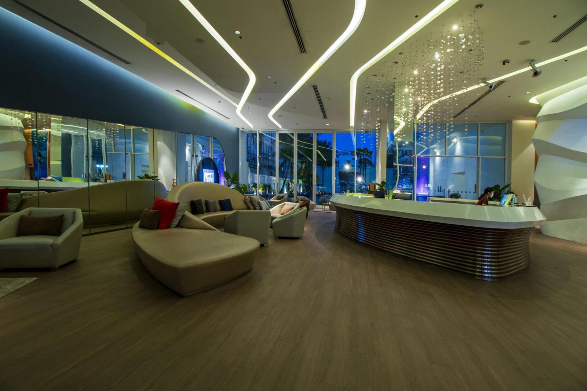 Hotel Baraquda Heeton Pattaya By Compass Hospitality Exterior foto