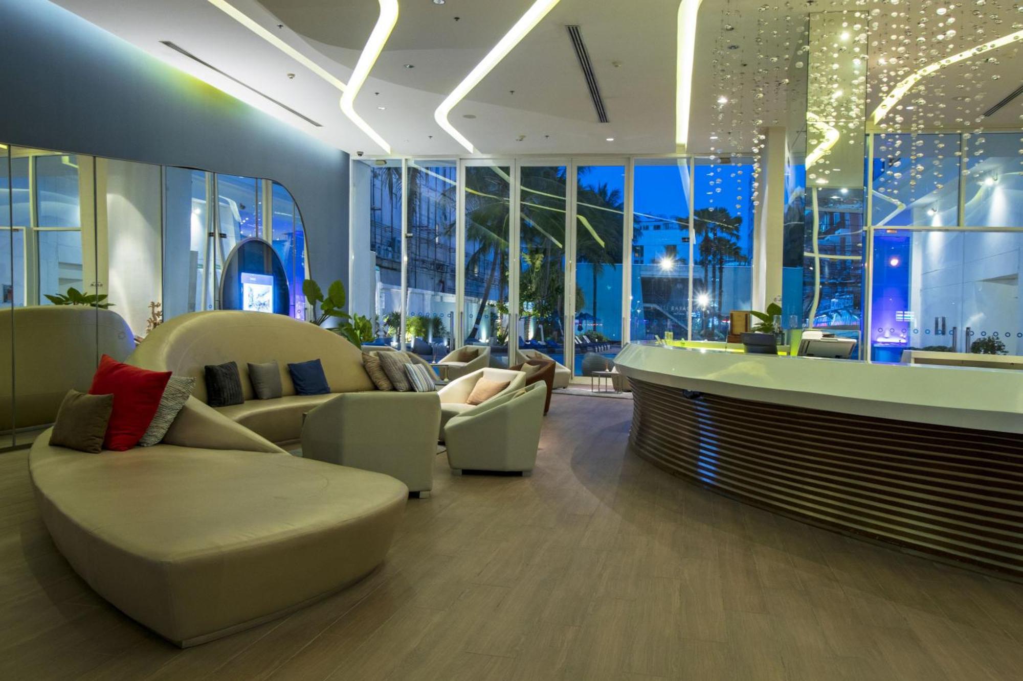 Hotel Baraquda Heeton Pattaya By Compass Hospitality Exterior foto
