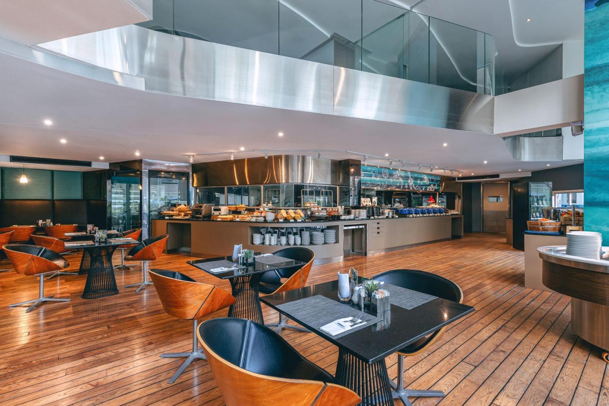 Hotel Baraquda Heeton Pattaya By Compass Hospitality Exterior foto